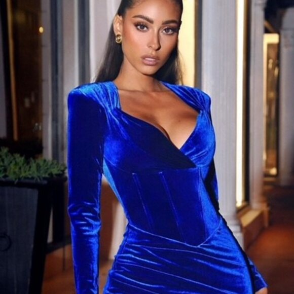 Miss Circle Blue Velvet Long Sleeve Mini Dress - Picture 1 of 4